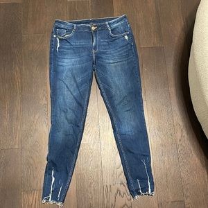 These are H&M jeans only worn once. They are a size 12 and and cropped to ankle.